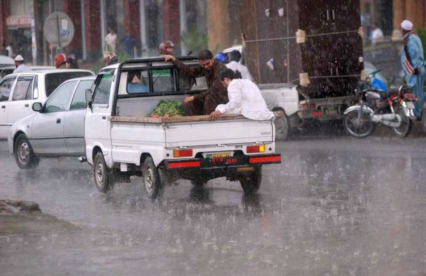 راولپنڈی: دن کے وقت راولپنڈی میں ہونے والی موسلا دھار بارش ..