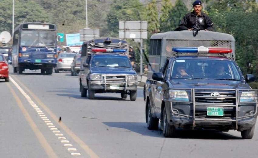 لاہور: پولیس کی بھاری نفری پنجاب یونیورسٹی میں طلباء تنظیموں ..