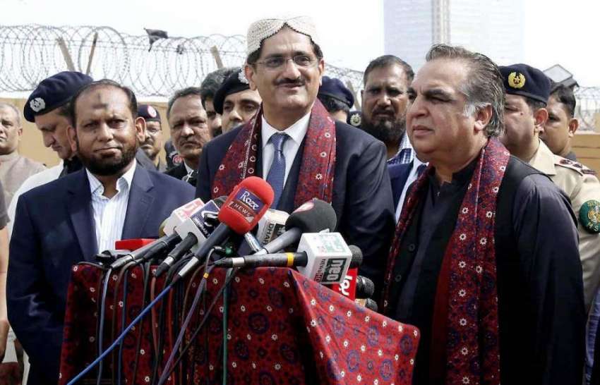 کراچی: عبداللہ شاہ غازی مزار کے عرس کی اختتامی تقریب پر گورنر ..