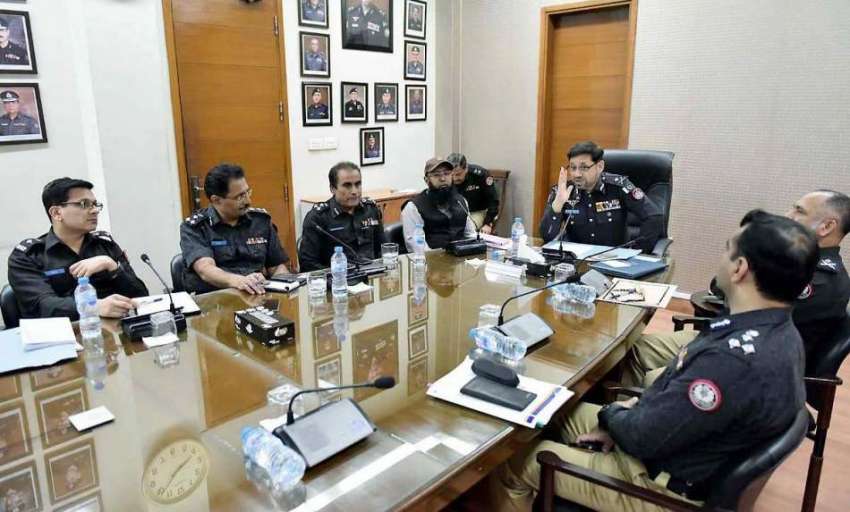 کراچی: آئی جی سندھ سید کلیم امام سینٹرل پولیس آفس میں منعقدہ ..