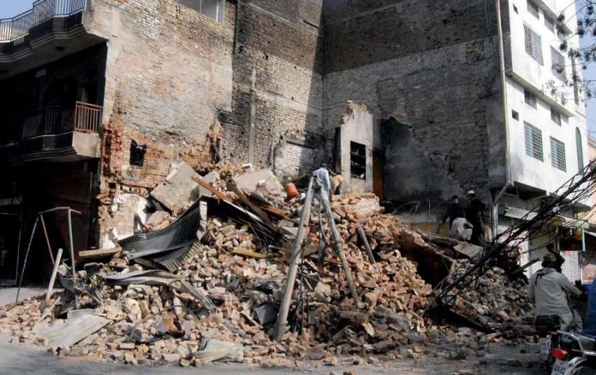 راولپنڈی: گلاس فیکٹری چوک میں سلنڈر دھماکہ کے بعد متاثرہ ..