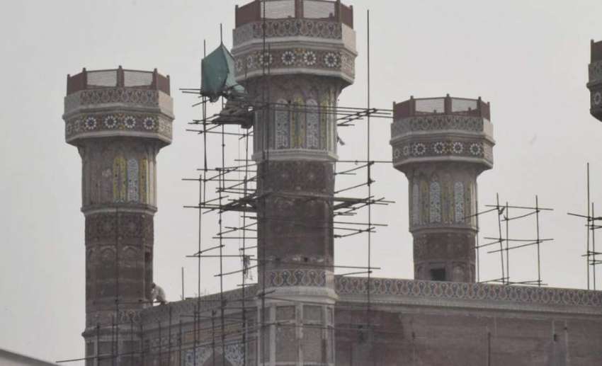 لاہور: چوبرجی کی عمارت کی تزئین و آرائش کا کام جاری ہے۔