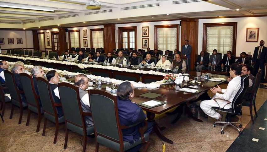 لاہور: وزیراعظم عمران خان پنجاب کابینہ کے پہلے اجلاس کی ..