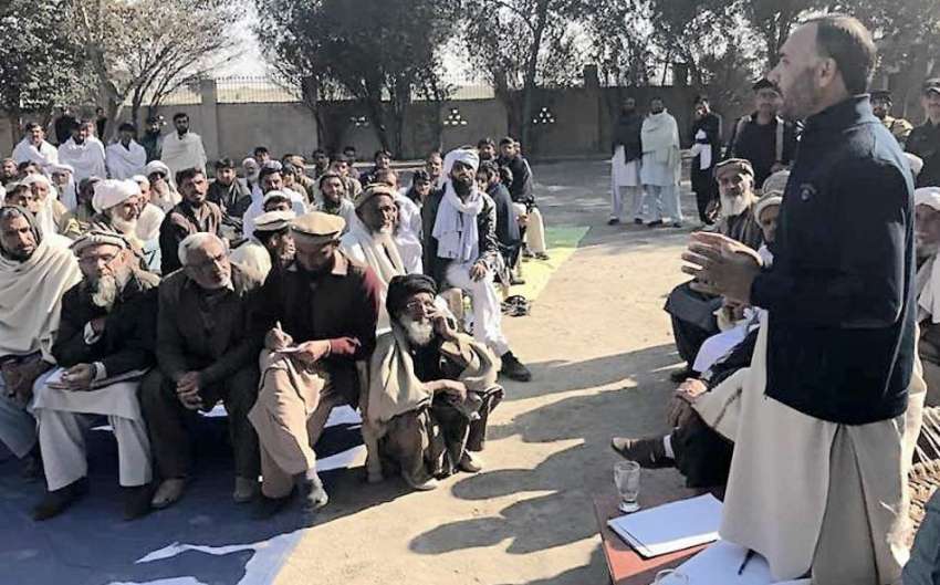 لکی مروت: ڈپٹی کمشنر بختیار خان درہ تنگ میں کھلی کچہری سے ..