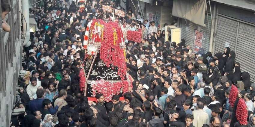 لاہور: شہدائے کربلا کے چہلم کے موقع پر تعزیعے کا مرکزی جلوس ..