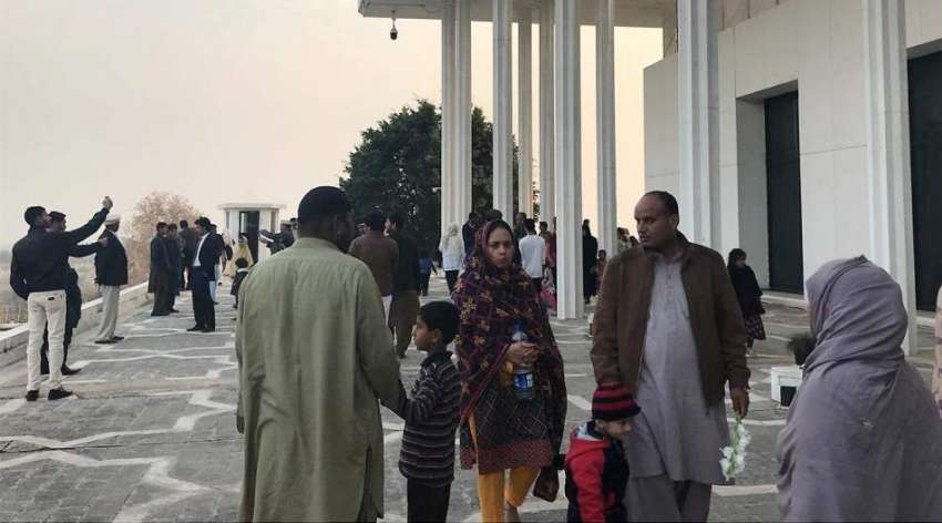اسلام آباد: ایوان صدر عوام کے لیے کھولے جانے کے بعدشہریوں ..