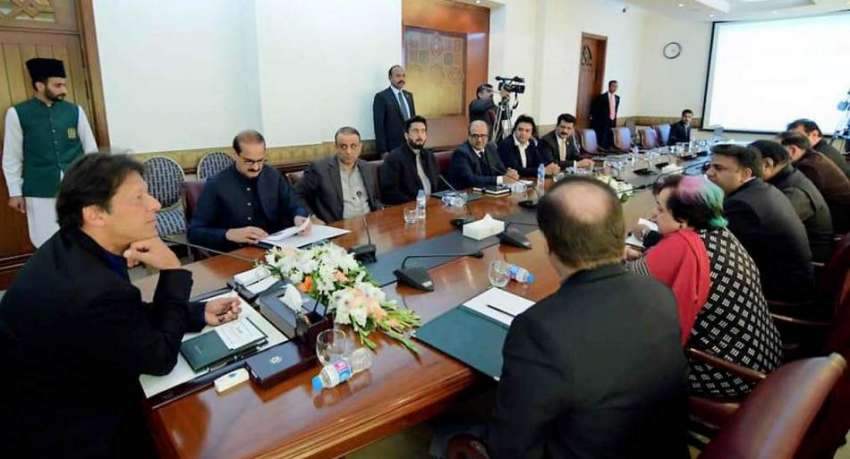 اسلام آباد: وزیر اعظم عمران خان کابینہ کے اجلاس کی صدارت ..