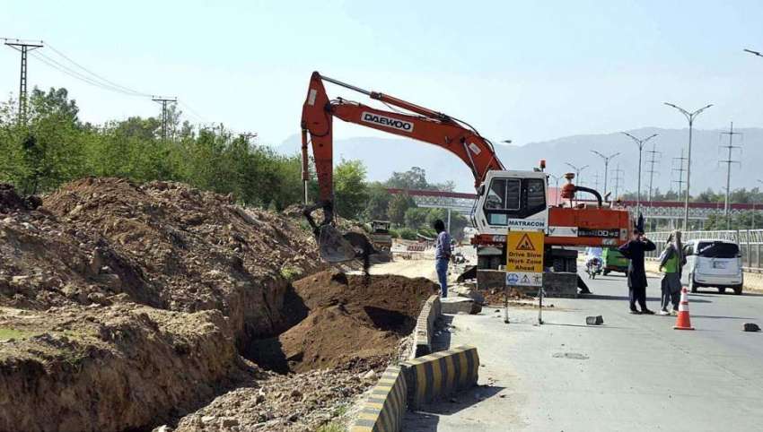 اسلام آباد: وفاقی دارالحکومت میں جاری ترقیاتی منصوبوں کے ..