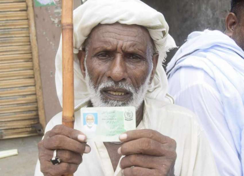لاہور: عام انتخابات 2018  جلو موڑ کے علاقہ میں ووٹ کاسٹ کرنے ..