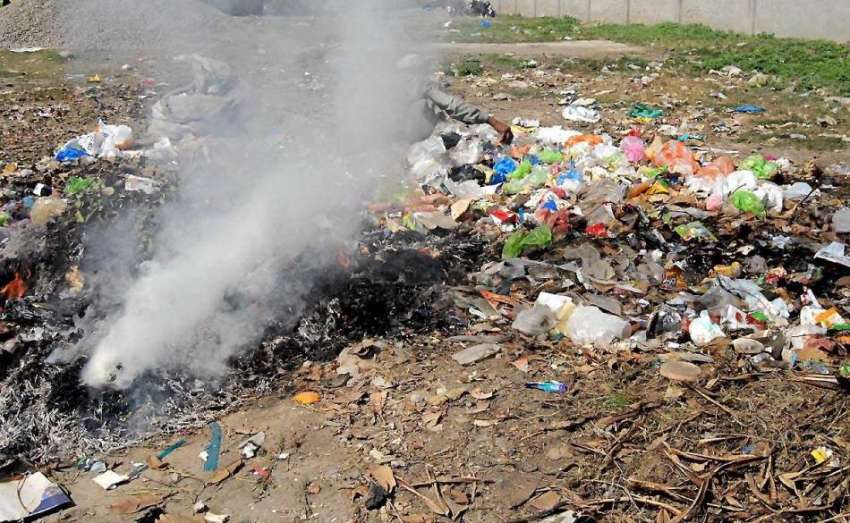 راولپنڈی: کینٹ بورڈ کی نا اہلی، صدر کے علاقہ میں کچرے کو ..