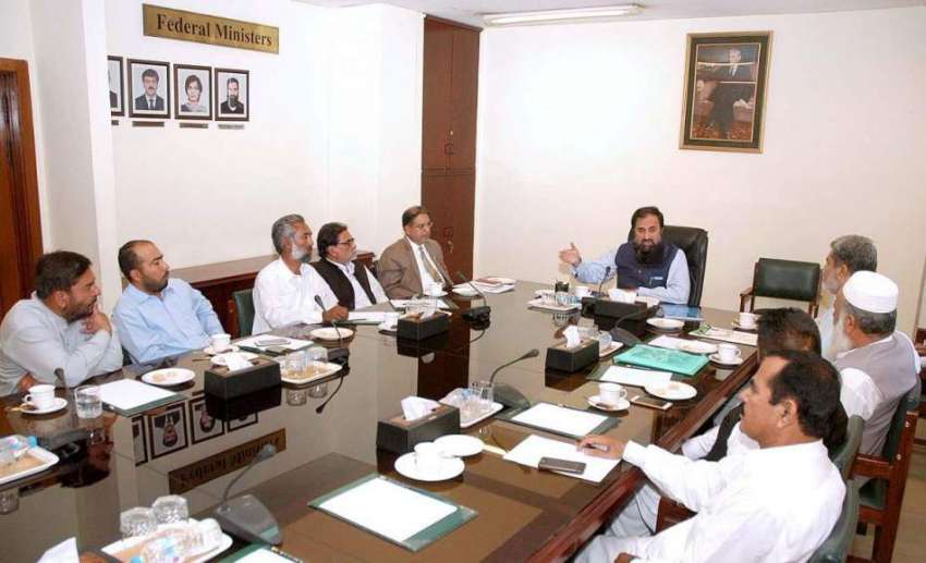 اسلام آباد: وفاقی وزیر محمد بلیغ الرحمن ایک اجلاس کی صدارت ..