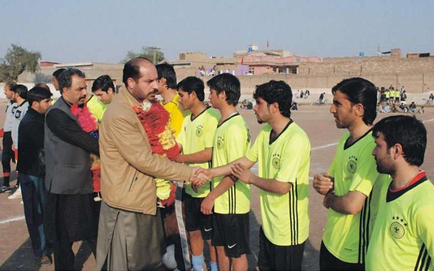 پشاور: وزیر باغ فٹبال چمپئن شپ فائنل کے موقع پر مہمان خصوصی ..