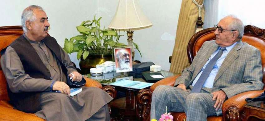 کوئٹہ: گورنر بلوچستان محمد خان اچکزئی سے اپوزیشن لیڈر عبدالرحیم ..
