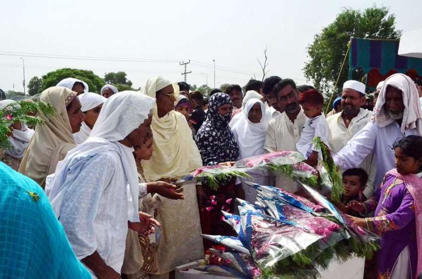 سرگودھا: یوم دفاع پاکستان کے موقع پر شہداء کے لواحقین یاداگار ..