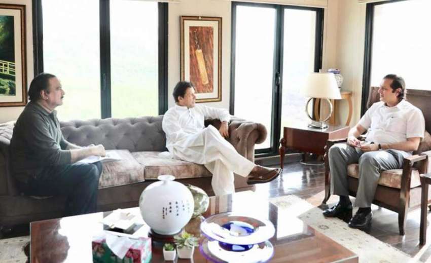 اسلام آباد: وزیراعظم عمران خان سے بنی گالا میں پارٹی رہنما ..