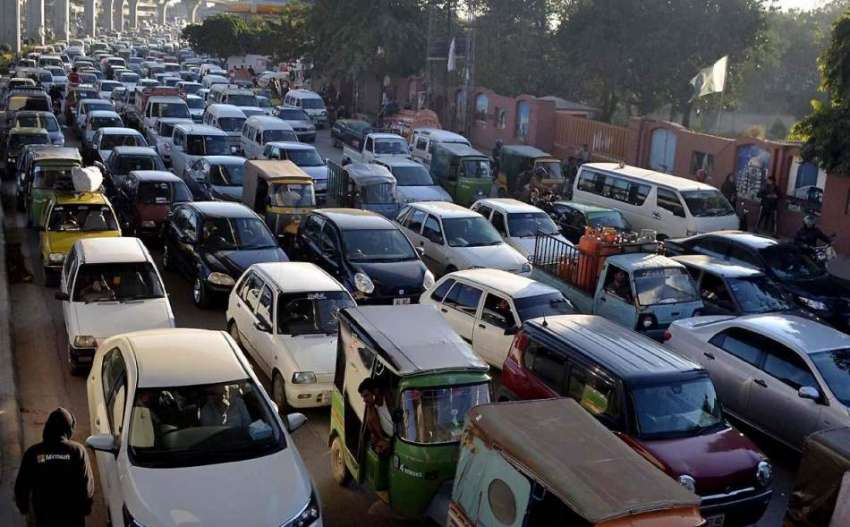 راولپنڈی: مری روڈ پر شدید ٹریفک جام رہنا ٹریفک پولیس کی کارکردگی ..