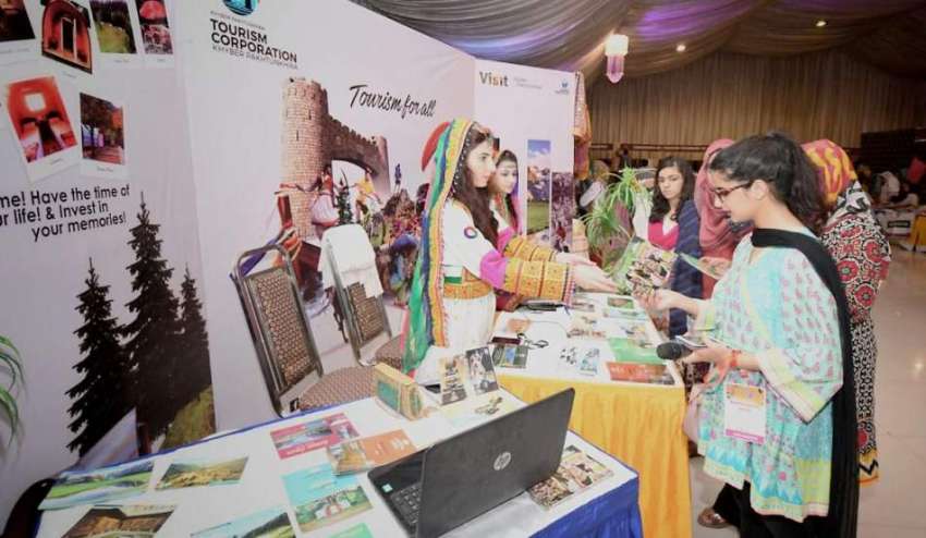 پشاور:5ویں انٹرپرینیو خواتین تجارتی میلے میں ٹورازم انفارمیشن ..