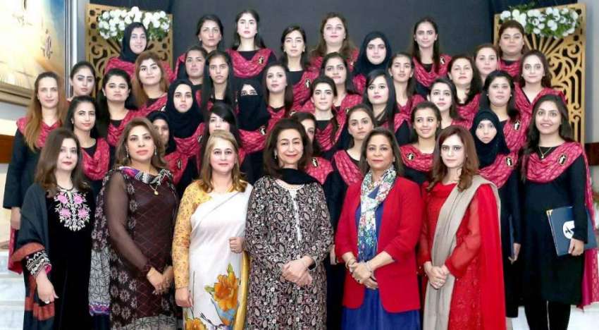 اسلام آباد: بیگم ثمینہ ناز کا پی اے ایف گریجوایشن تقریب کے ..