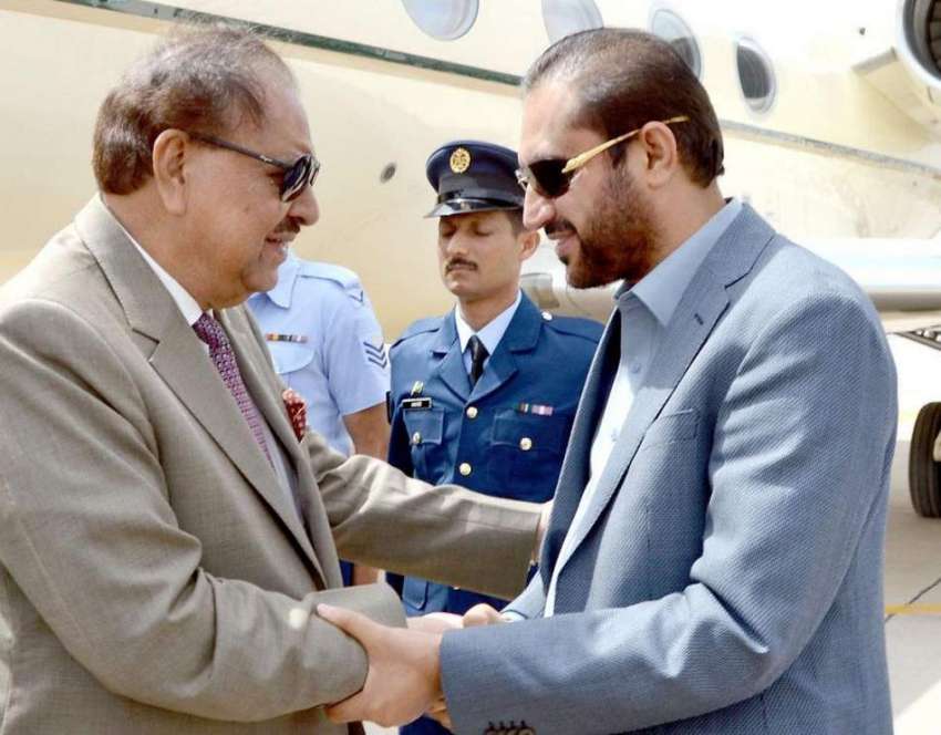 کوئٹہ: صدر مملکت ممنون حسین کا کوئٹہ پہنچنے پر وزیراعلیٰ ..