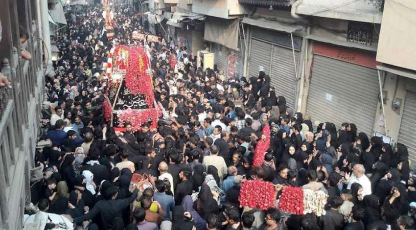 لاہور: شہدائے کربلا کے چہلم کے موقع پر تعزیعے کا مرکزی جلوس ..
