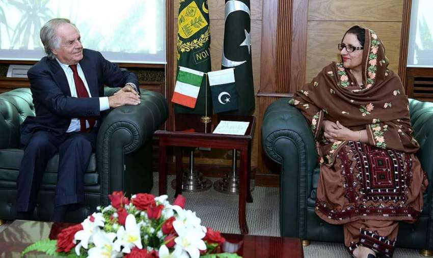 راولپنڈی: وفاقی وزیر برائے دفائی پیداوار زبیدہ جلال سے اٹلی ..
