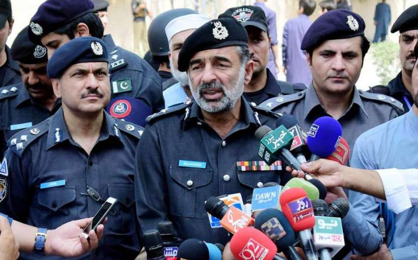 پشاور: نویں محرم الحرام کے جلوس میں سیکیورٹی انتظامات دیکھنے ..