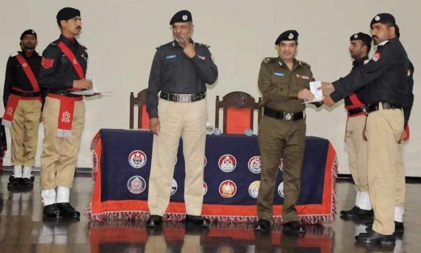 راولپنڈی: سہالہ پولیس ٹریننگ کالج میں پاسنگ آؤٹ پریڈ کے ..