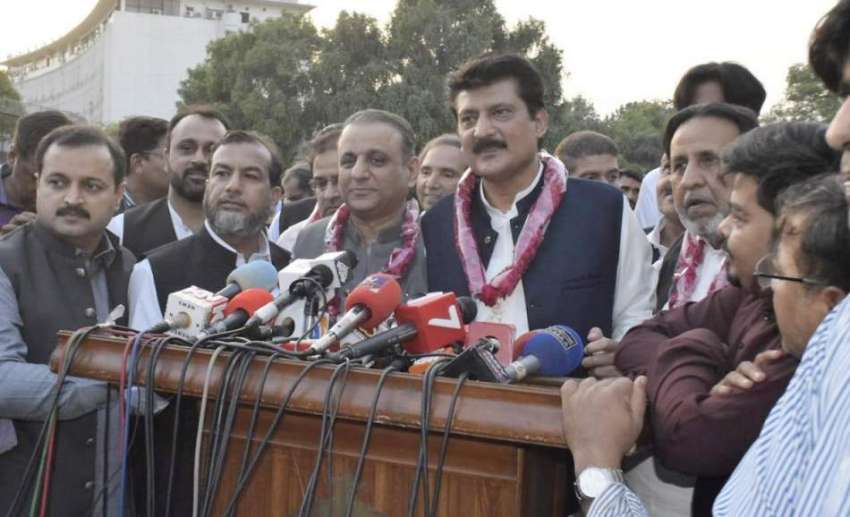 لاہور: تحریک انصاف کے رہنما ڈاکٹر شہزاد وسیم سینیٹر منتخب ..