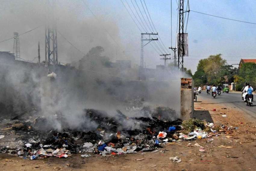 راولپنڈی: کینٹ بورڈ کی نا اہلی، مڑیڑ چوک کے قریب کچرا نہ ..