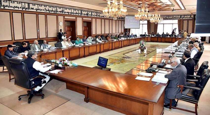 اسلام آباد: وزیراعظم شاہد خاقان عباسی کیبنٹ کمیٹی کے اجلاس ..