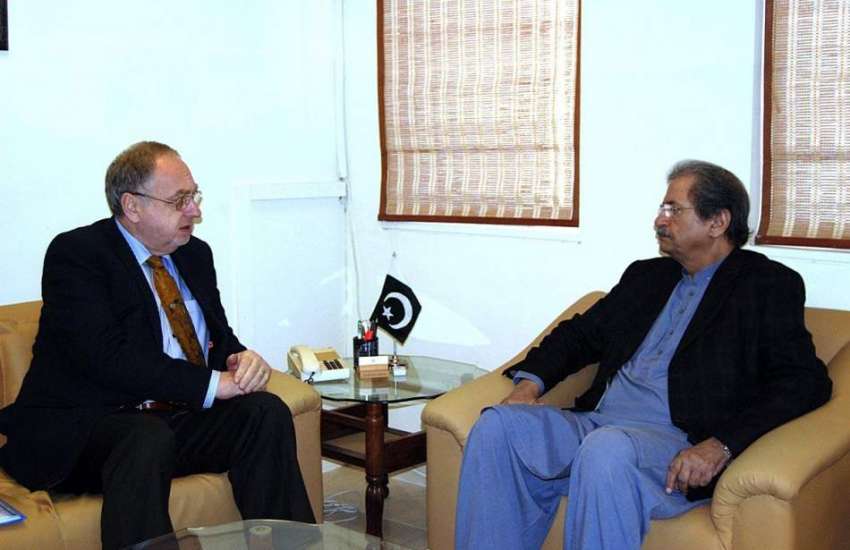اسلام آباد: وفاقی وزیر تعلیم شفقت محمد سے رومانیہ کے سفیر ..
