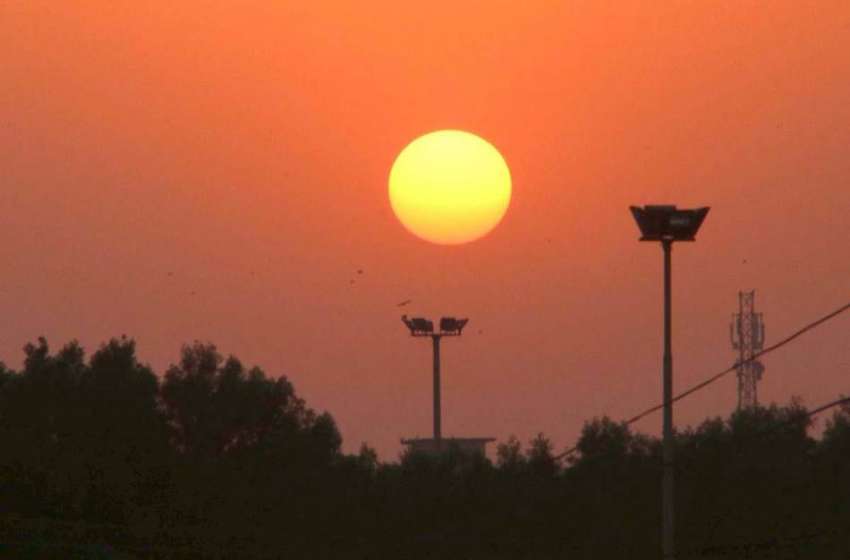 حیدر آباد: شام کے وقت غروب آفتاب کا دلکش منظر۔