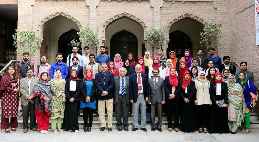 لاہور: الازہر یونیورسٹی قاہرہ، مصر کی طالبات اور اساتذہ ..