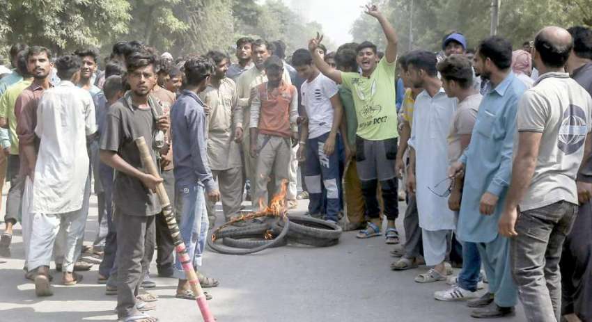 لاہور: ہربنس پورہ کے رہائشی ناجائز تجاوزات کے خلاف آپریشن ..