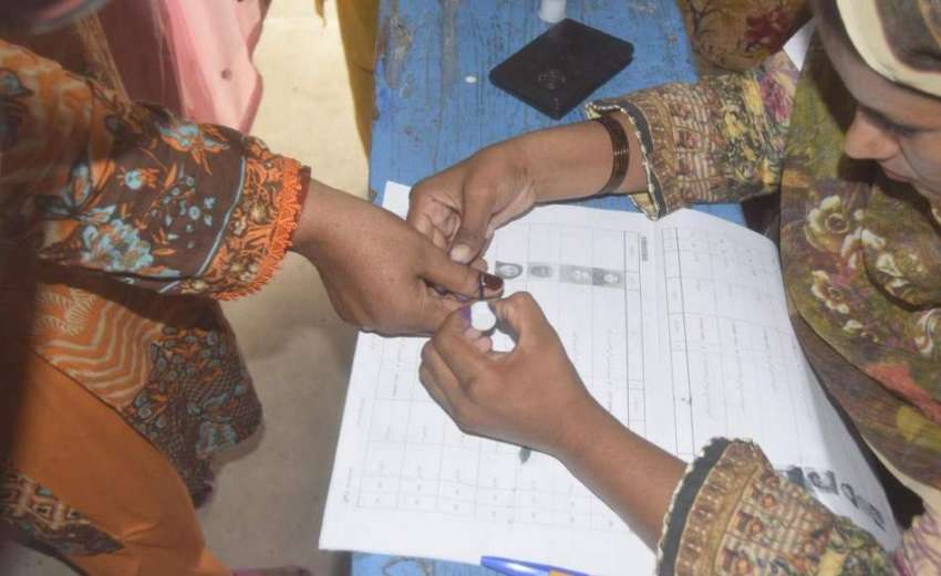 لاہور: عام انتخابات 2018  حلقہ این اے128کے نواحی گاؤں میں ووٹ ..