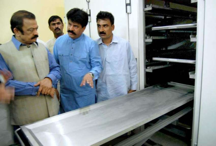 فیصل آباد: صوبائی وزیر قانون رانا ثناء اللہ خان کو ماڈل قبرستان ..