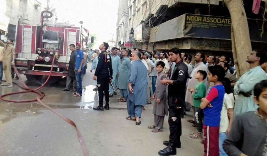 حیدر آباد: مارکیٹ کے علاقے میں فلیٹس میں لگی آگ کو ریسکیو ..