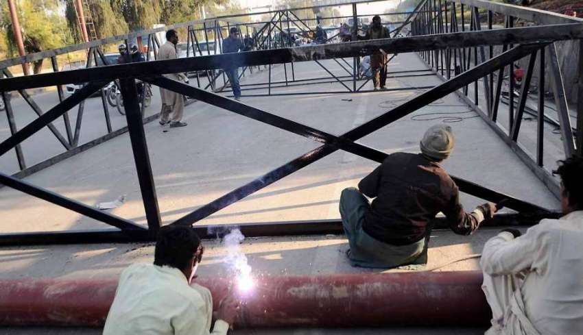 اسلام آباد: سگنل فری ایکسپریس وے کھنہ پل لنک روڈ کا تعمیراتی ..