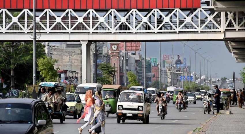 راولپنڈی: رحمان آباد پیدل چلنے والوں کے لیے پل ہونے کے باوجود ..