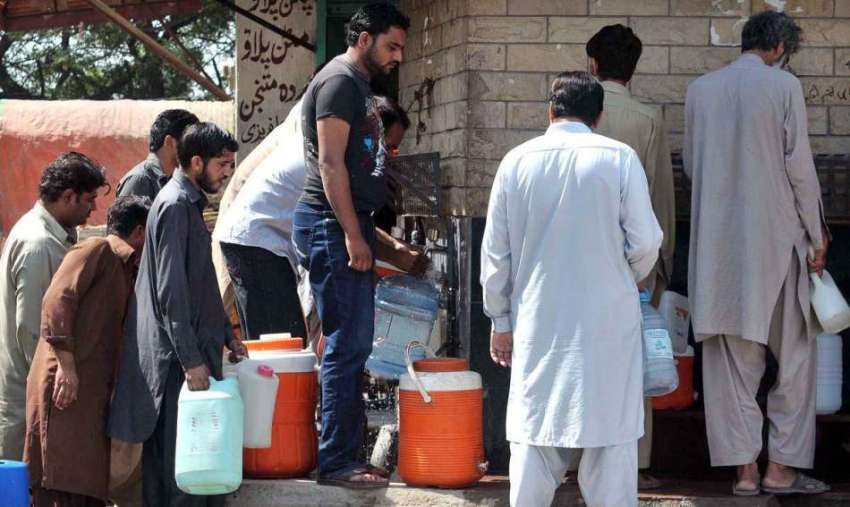راولپنڈی: پانی کی قلت کے باعث شہری واٹر فلٹریشن پلانٹ سے ..