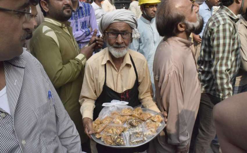 لاہور: انارکلی بازار میں تجاوزات کیخلاف گرینڈ آپریشن کے ..