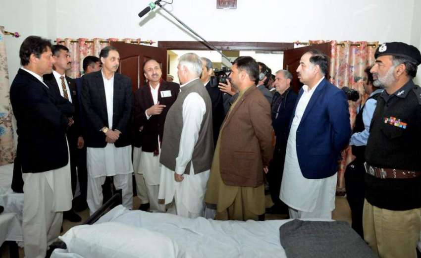 پشاور: وزیر اعظم عمران خان پجگی رنگ رڈو پر نئے شیلٹر ہومز ..