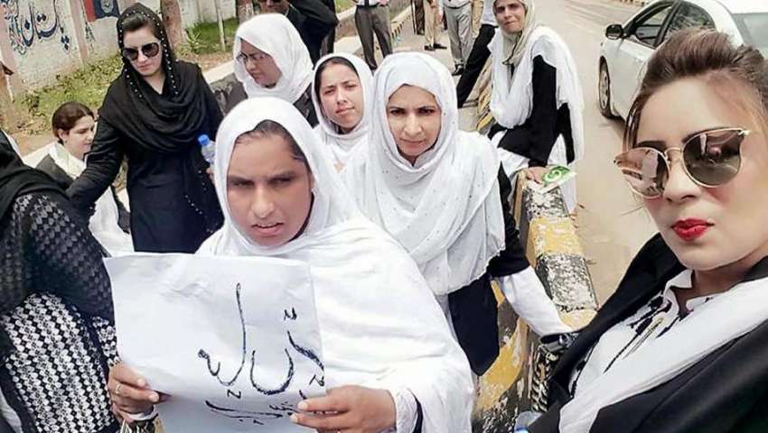 راولپنڈی: اڈیالہ جیل میں قید سابق وزیراعظم میاں نواز شریف ..