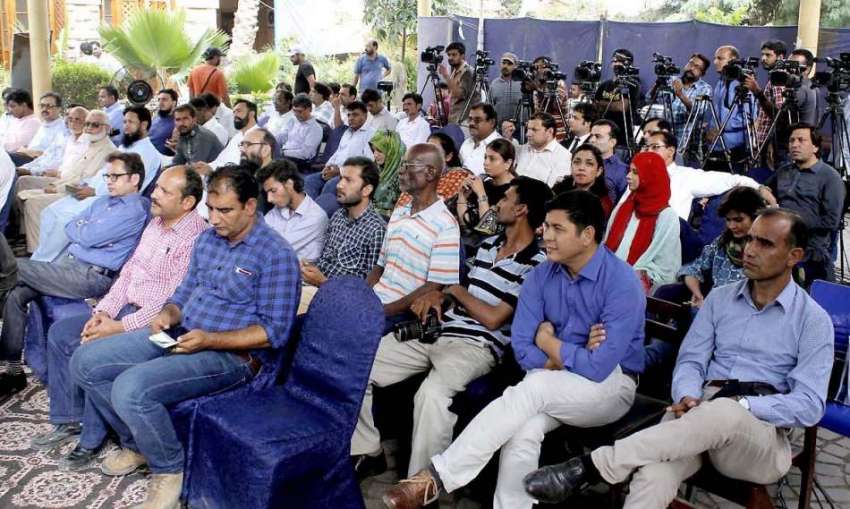 کراچی: کراچی پریس کلب میں کے یو جے(دستور) کے زیر اہتمام سیمینار ..