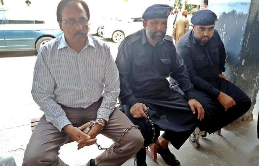 راولپنڈی: نان کسٹم گاریوں کی برآمدگی کے بعد ریڈ کو کمپنی ..
