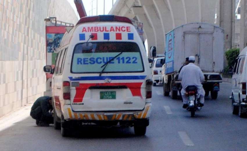 راولپنڈی: ایمرجنسی کے لیے نکلنے والی ایمبولینس راستے میں ..