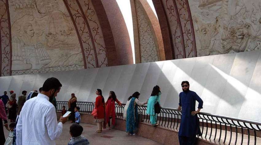 اسلام آباد: شہریوں کی بڑی تعداد پاکستان نیشنل مونومنٹ کی ..