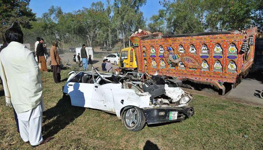 راولپنڈی: راوت کے قریب کار اور ٹرک کے درمیان سڑک حادثہ کے ..