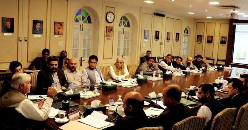 پشاور: وزیر اعلیٰ خیبر پختونخوا محمود خان پی ڈی اے اور ڈبلیو ..