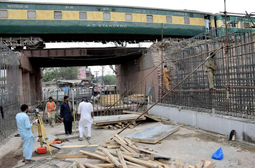 لاہور: صوبائی دارالحکومت میں دو موریہ پل کی دوبارہ تعمیر ..